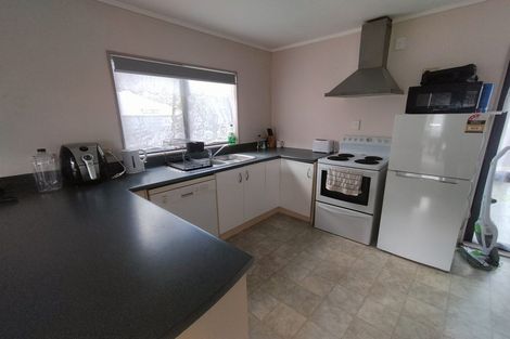 Photo of property in 33 Mackenzie Street, Te Atatu South, Auckland, 0610