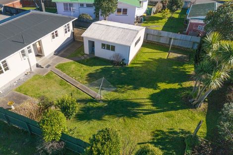 Photo of property in 27 Bledisloe Street, Levin, 5510