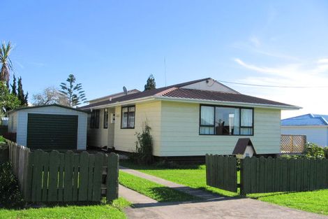 Photo of property in 1/96 Flanshaw Road, Te Atatu South, Auckland, 0610