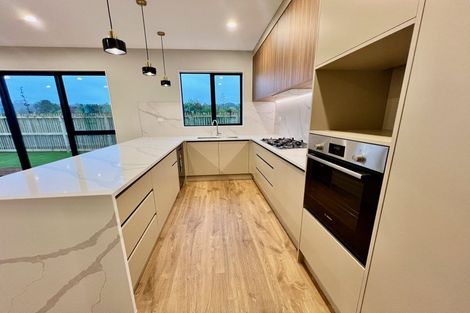Photo of property in 16 Kiokio Place, Swanson, Auckland, 0614