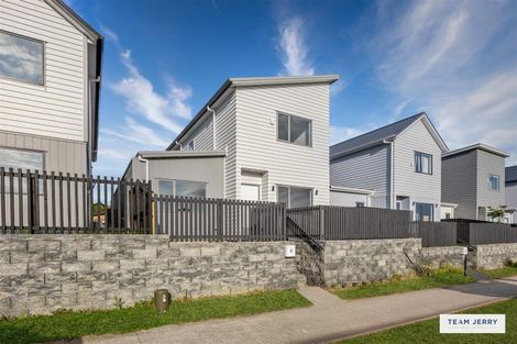 Photo of property in 11 Farranfore Road, Opaheke, Papakura, 2113