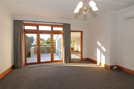 Photo of property in 25 Pinnacle Street, Seatoun, Wellington, 6022