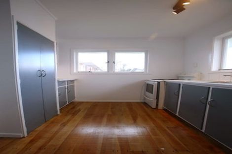 Photo of property in 18 Toru Street, Te Atatu Peninsula, Auckland, 0610