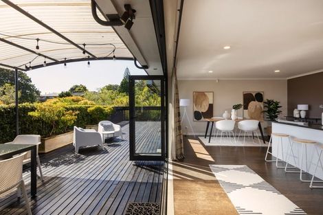 Photo of property in 61a Fairmount Road, Titirangi, Auckland, 0604