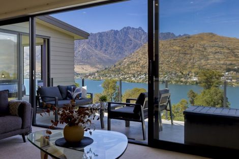 Photo of property in 8 Goldrush Way, Queenstown, 9300