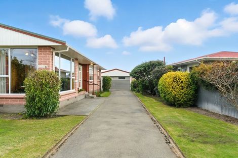 Photo of property in 70 Daniels Road, Redwood, Christchurch, 8051