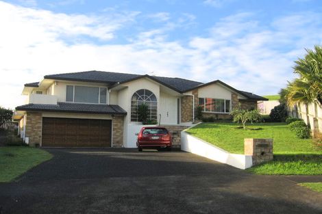 Photo of property in 20 Capistrano Mews, Goodwood Heights, Auckland, 2105