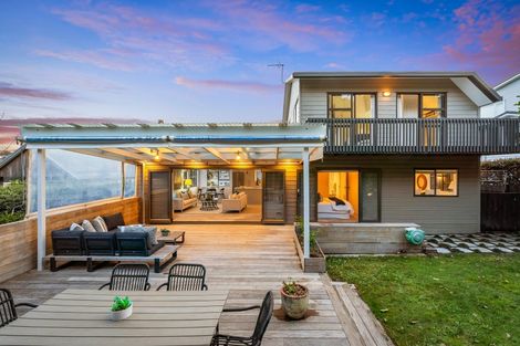 Photo of property in 2/331 Beach Road, Campbells Bay, Auckland, 0630