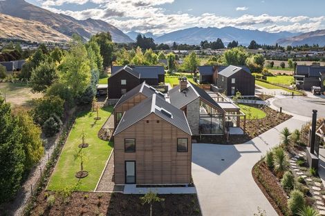 Photo of property in 16 Mccaw Mews, Wanaka, 9305