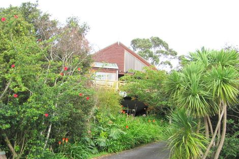 Photo of property in 29 Pohutukawa Avenue, Red Beach, 0932