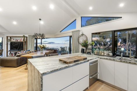 Photo of property in 86 Vipond Road, Stanmore Bay, Whangaparaoa, 0932