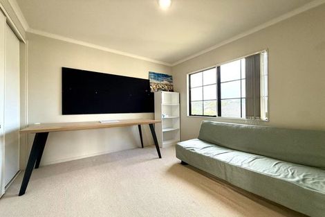 Photo of property in 8 Applebox Lane, Henderson, Auckland, 0612