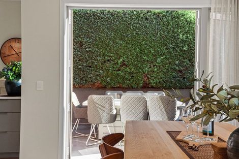 Photo of property in 62 Hensman Road, Queenstown, 9300