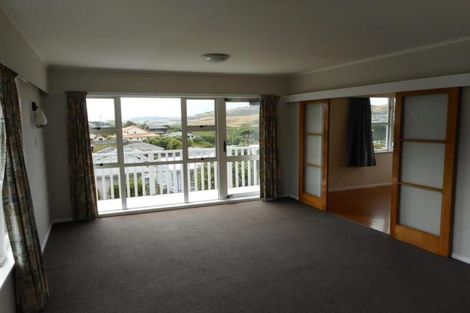 Photo of property in 21 Kahikatea Grove, Paparangi, Wellington, 6037