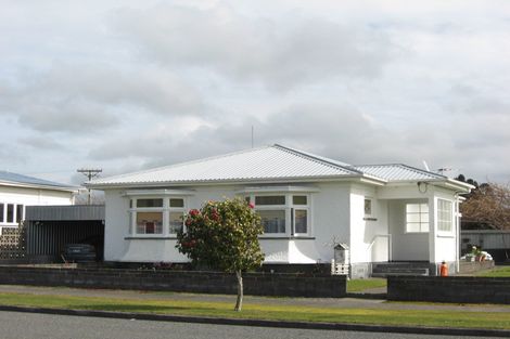 Photo of property in 1 Sylvia Street, Stratford, 4332