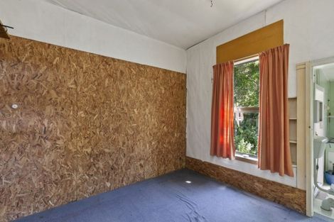 Photo of property in 455 Karaka Bay Road, Karaka Bays, Wellington, 6022