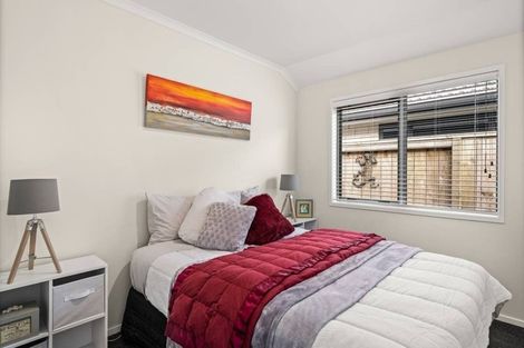 Photo of property in 11 Ponga Place, Papamoa Beach, Papamoa, 3118
