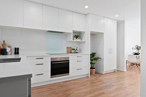 Photo of property in 10/19u Ruakiwi Road, Hamilton Lake, Hamilton, 3204