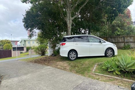 Photo of property in 1/17 Sartors Avenue, Northcross, Auckland, 0630