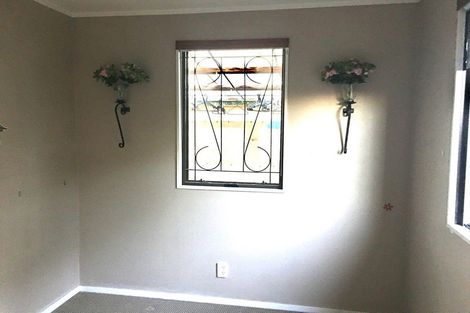 Photo of property in 84 Keegan Drive, Massey, Auckland, 0614