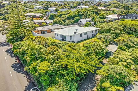Photo of property in 4 Pekanga Road, Normandale, Lower Hutt, 5010