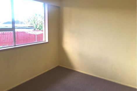 Photo of property in 2/8 Margaret Road, Papatoetoe, Auckland, 2025