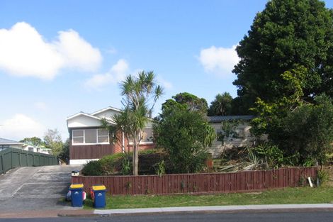 Photo of property in 2/4 Diana Drive, Glenfield, Auckland, 0627