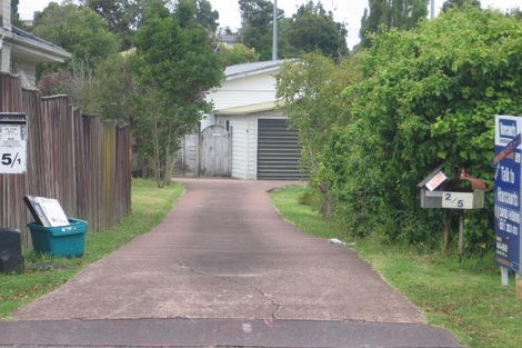 Photo of property in 3/5 Chartwell Avenue, Glenfield, Auckland, 0629