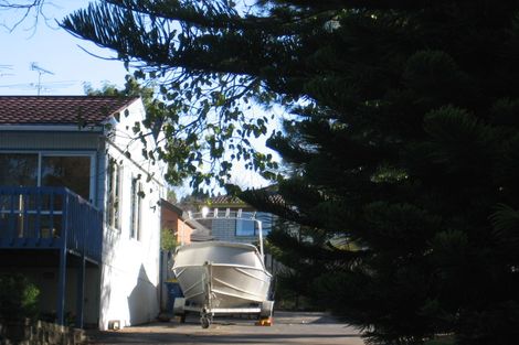 Photo of property in 1/103 Konini Road, Titirangi, Auckland, 0604