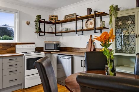 Photo of property in 63 Turuturu Road, Hawera, 4610