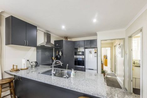 Photo of property in 34 Marvon Downs Avenue, Pakuranga Heights, Auckland, 2010