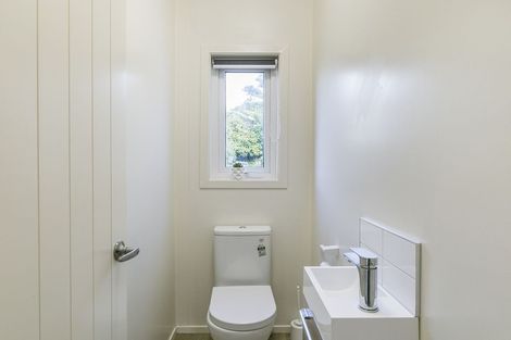 Photo of property in 23 Padnell Crescent, Paparangi, Wellington, 6037