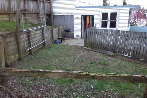 Photo of property in 1/6 Mataroa Avenue, Northland, Wellington, 6012