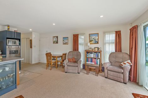Photo of property in 18 Woodham Courts, Linwood, Christchurch, 8062