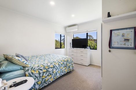 Photo of property in 7 Emerald Way, Rosedale, Auckland, 0632