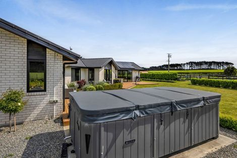 Photo of property in 1 Larlin Drive, Hawera, 4675