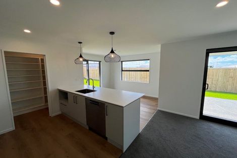 Photo of property in 16 Privet Way, Rolleston, 7678