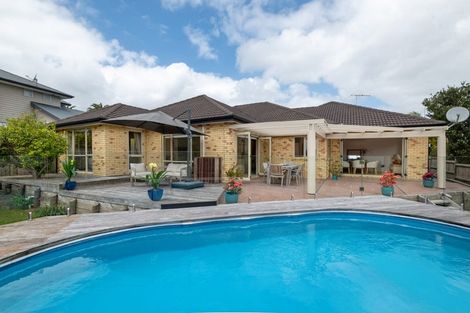 Photo of property in 15 Rangi Avenue, Schnapper Rock, Auckland, 0632