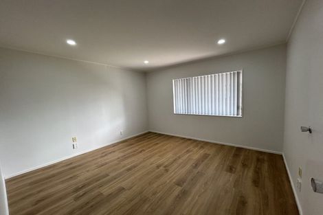 Photo of property in 1/4 Kelvin Road, Papakura, 2110