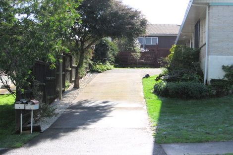 Photo of property in 2/187 Fisher Parade, Farm Cove, Auckland, 2012