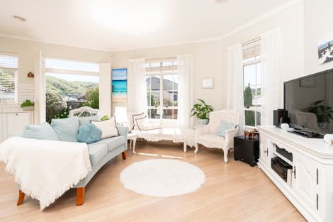 Photo of property in 2 Derry Hill, Churton Park, Wellington, 6037