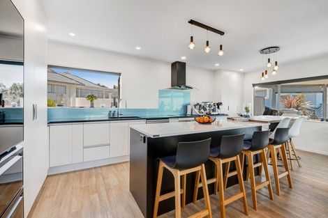 Photo of property in 1/23 Rifleman Rise, Unsworth Heights, Auckland, 0632