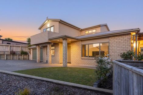 Photo of property in 17 Tasman Close, Aotea, Porirua, 5024
