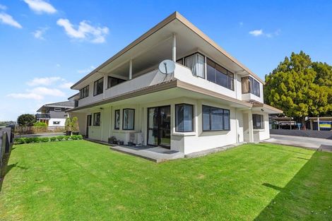 Photo of property in 182 Devonport Road, Tauranga, 3110
