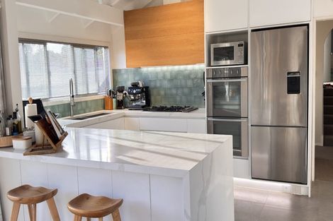 Photo of property in 8 Langstone Place, Chatswood, Auckland, 0626