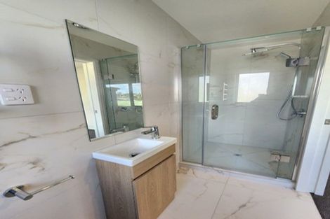 Photo of property in 26a Friesian Drive, Mangere, Auckland, 2022
