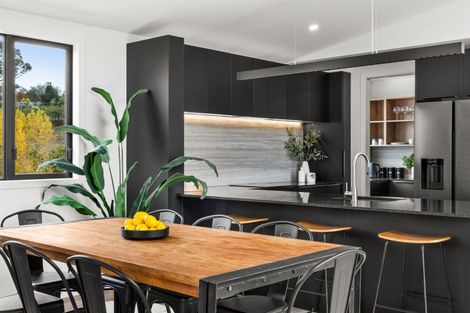 Photo of property in 87 Oak Road, Poraiti, Napier, 4112