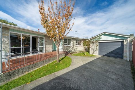 Photo of property in 13 Whirinaki Crescent, Heretaunga, Upper Hutt, 5018