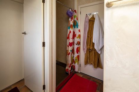 Photo of property in 33 Oriana Crescent, Hornby, Christchurch, 8042