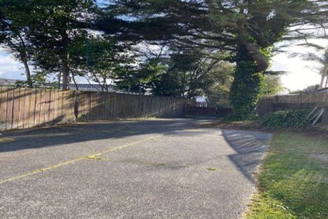Photo of property in 17 St Catherine Crescent, West Harbour, Auckland, 0618